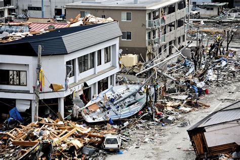 Tōhoku-maan maanjäristys ja tsunami 2011: Ydinvoimaloiden romahdus ja Japanin uusi aikakausi