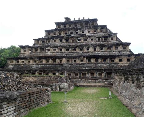  El Tajínin pyramidien nousu Maya-arkkitehtuurin huipentuma